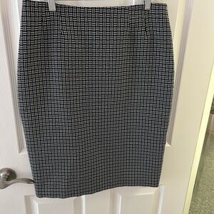 Knee-length Black and White Pencil Skirt for Work